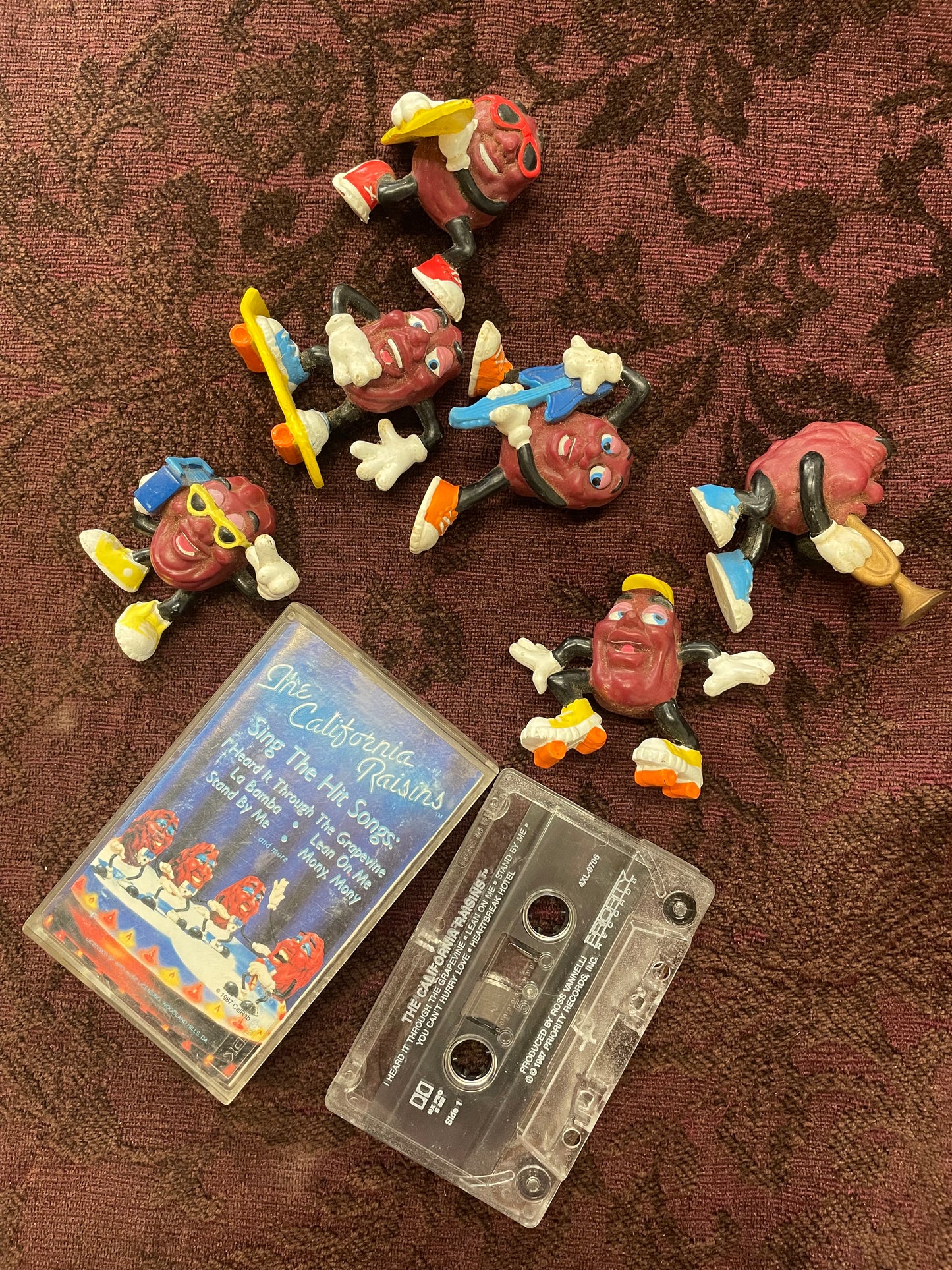 California Raisins 6 Figures & Cassette 1988