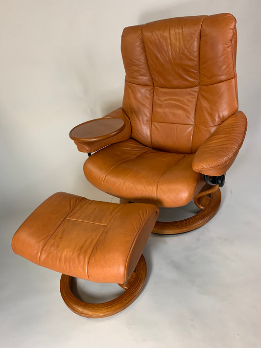 Stressless Paloma Leather Chair & Ottoman
